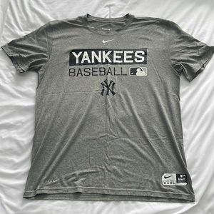 Nike Yankees Tee